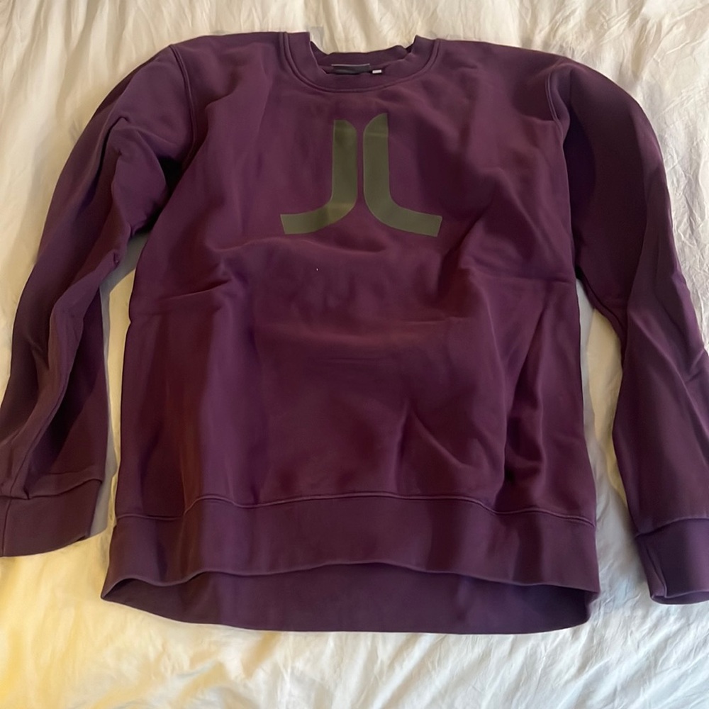 Crew neck sweatshirt in great condition